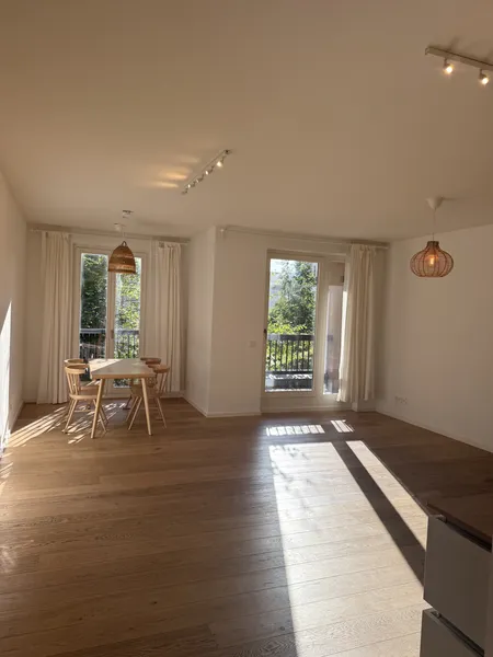 Beautiful & bright 4 Room Apartment with 2 Balconies & Designer Kitchen in Prenzlauer Berg — photo 1